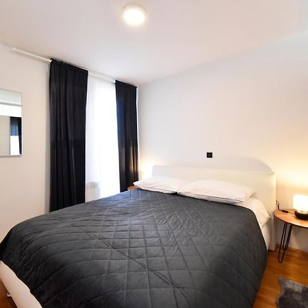 Lavir Apartment With Parking Zagreb Ngoại thất bức ảnh