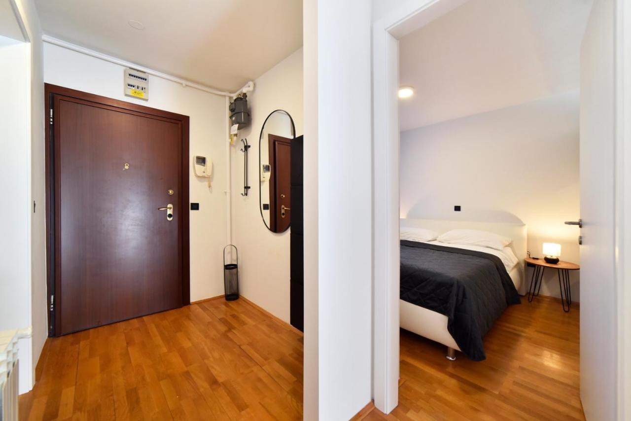 Lavir Apartment With Parking Zagreb Ngoại thất bức ảnh