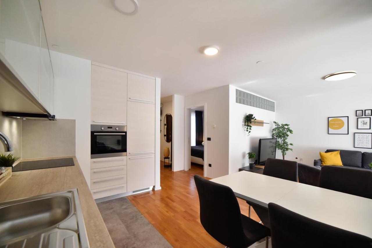 Lavir Apartment With Parking Zagreb Ngoại thất bức ảnh