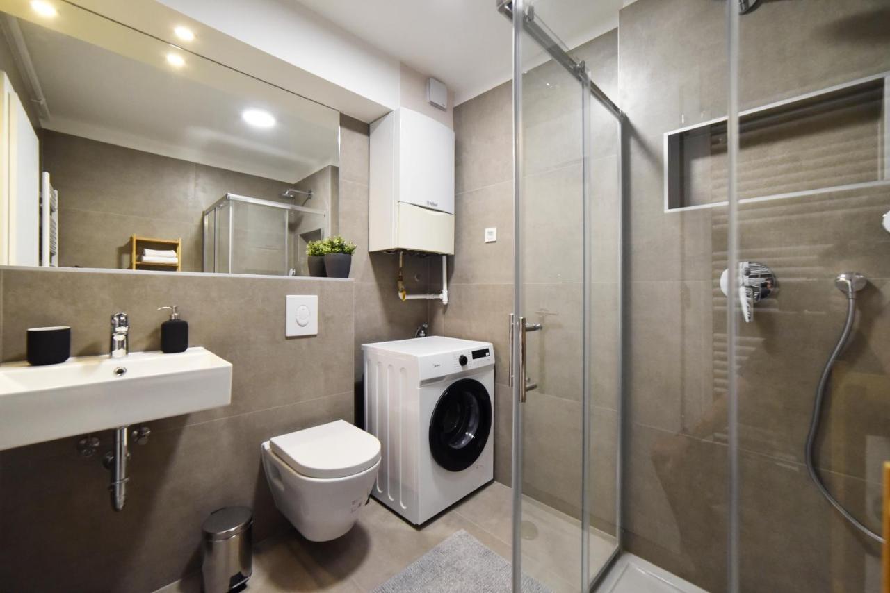 Lavir Apartment With Parking Zagreb Ngoại thất bức ảnh