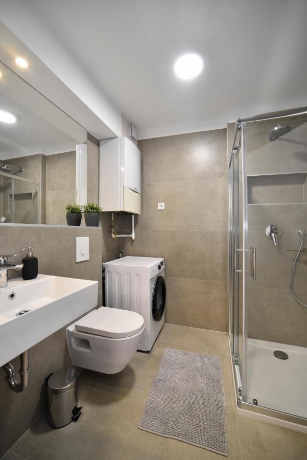 Lavir Apartment With Parking Zagreb Ngoại thất bức ảnh